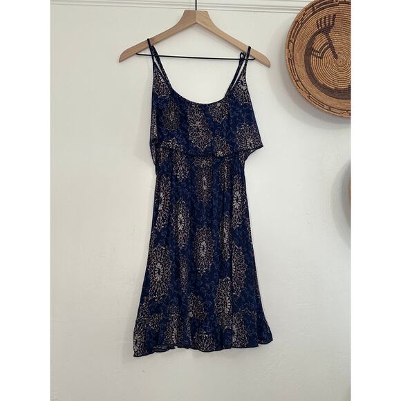 Blue Patterned Shift Dress - Picture 1 of 3